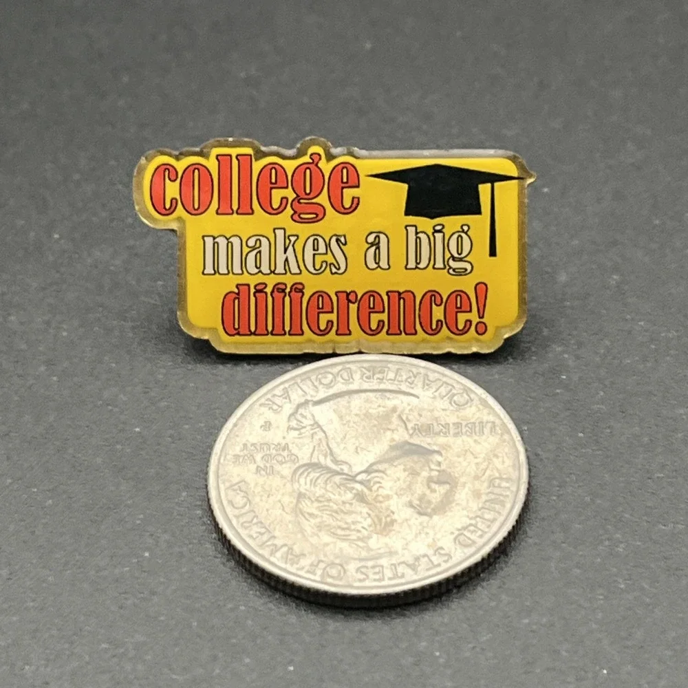College Makes A Big Difference Graduation Cap Lapel Hat Pin‎